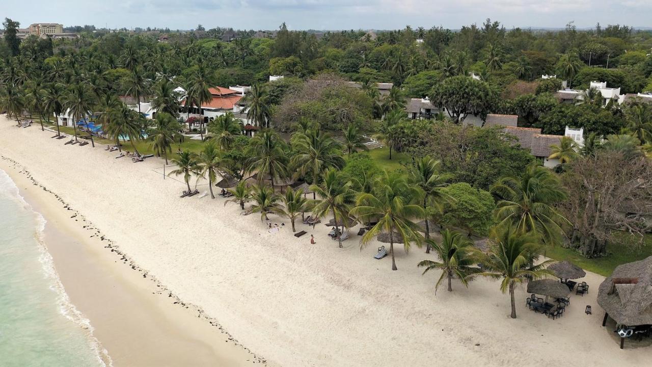 Jacaranda Indian Ocean Beach Resort Диани-Бич Экстерьер фото
